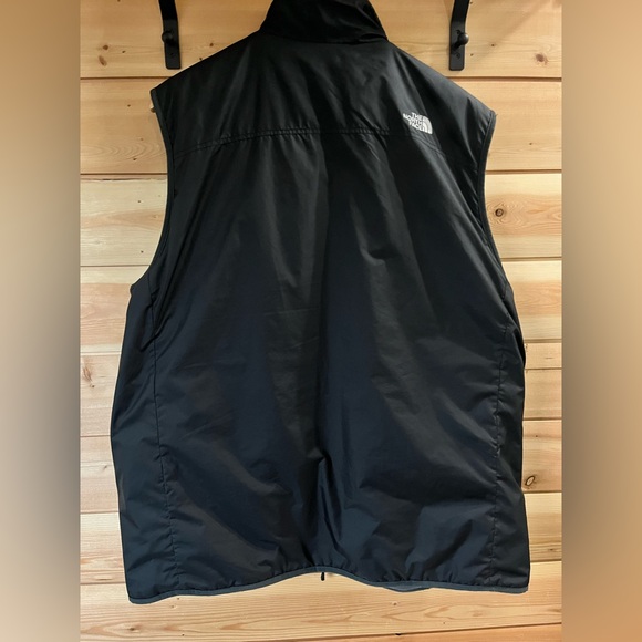 The North Face Men’s Reversible Vest Black / GraySize XL - Picture 3 of 9